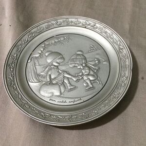 Vintage Joan Walsh Anglund Pewter Plate 1971 Little Gallery Hallmark 4.5in